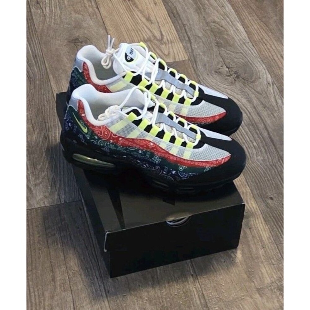 Nike Air Max 95 SP Paisley Bandana sneakers in a multi-color design - Size 11